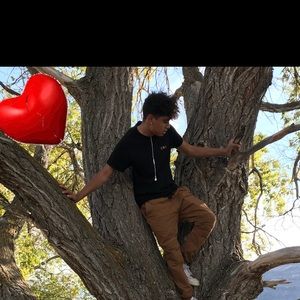 Meet your Posher, Hugo